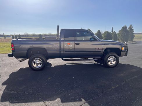 Used 2001 Dodge Ram 2500 Truck 4x4 Quad Cab image 2