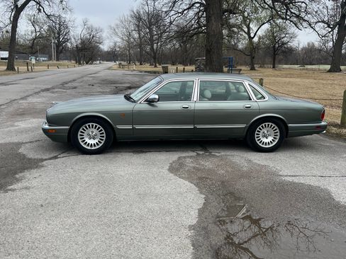 Used 1996 Jaguar XJ Vanden Plas image 5