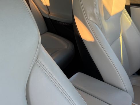 Used 2021 Tesla Model S Long Range Plus image 11