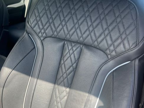 Used 2021 BMW 750i xDrive w/ Executive Package image 14