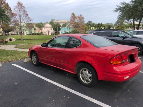 Used 2001 Oldsmobile Alero GX image 1