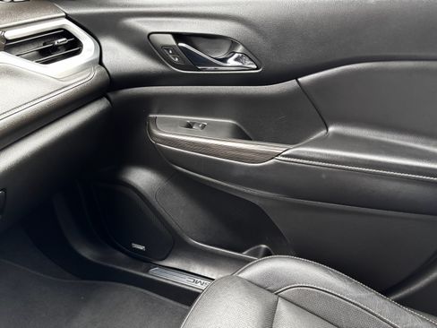 Used 2018 GMC Acadia SLT image 13