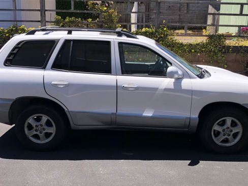 Used 2004 Hyundai Santa Fe GLS FWD image 2
