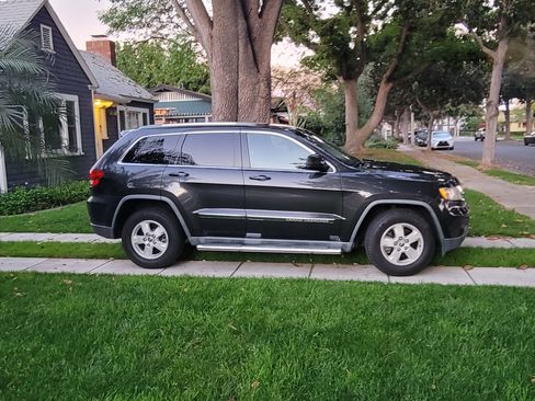 Used 2011 Jeep Grand Cherokee Laredo image 6