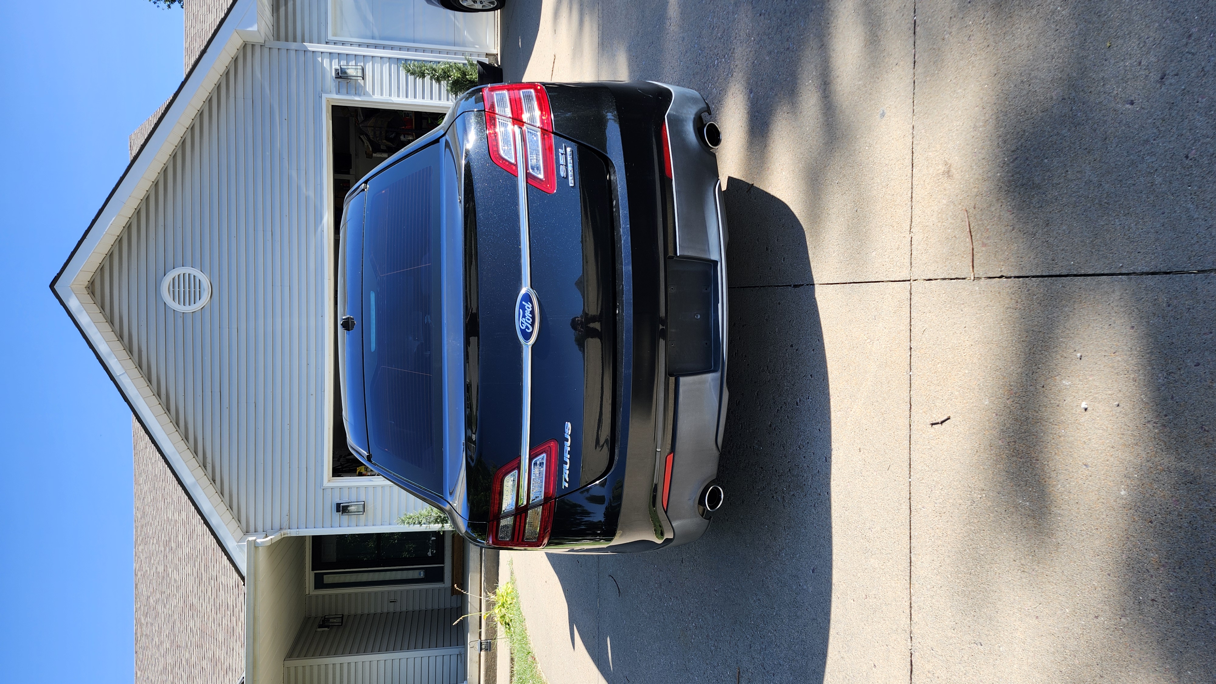 Used 2014 Ford Taurus SEL FWD image 6