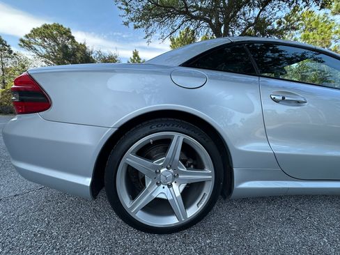 Used 2009 Mercedes-Benz SL 550 image 8