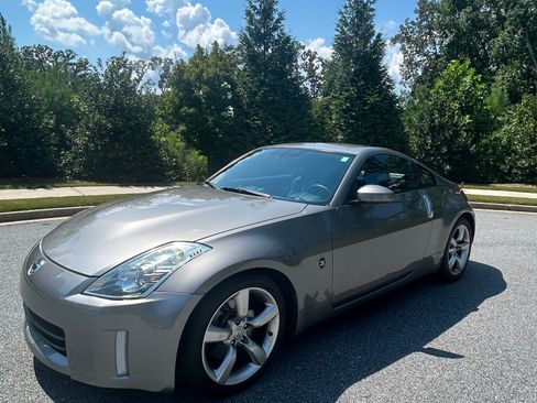 Used 2007 Nissan 350Z Touring w/ Cargo Convenience Pkg image 2