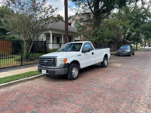 Used 2010 Ford F150 XL RWD image 1