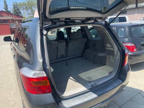 Used 2010 Toyota Highlander 2WD image 6