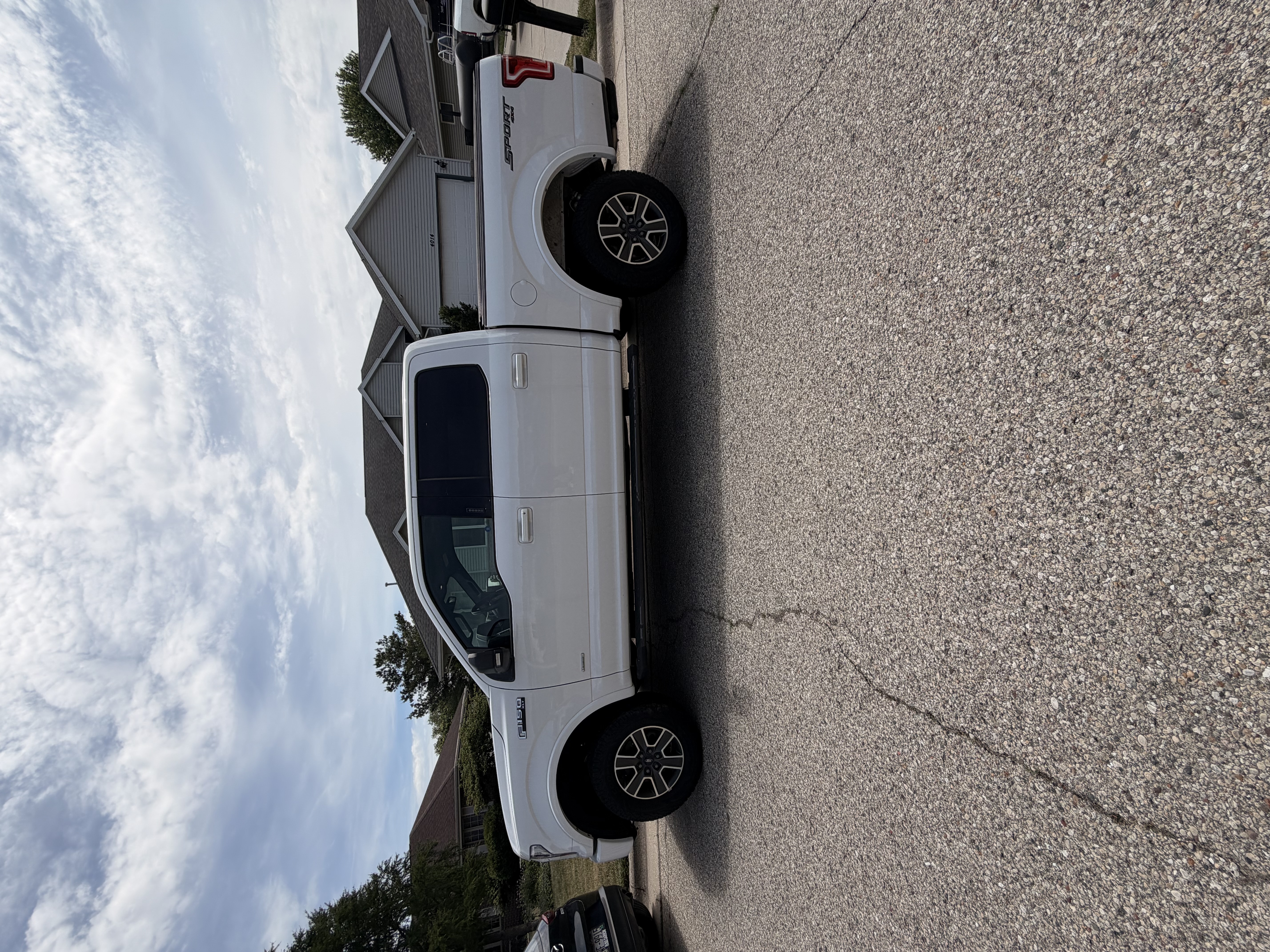 Used 2015 Ford F150 XLT w/ Equipment Group 302A Luxury AWD/4WD image 1