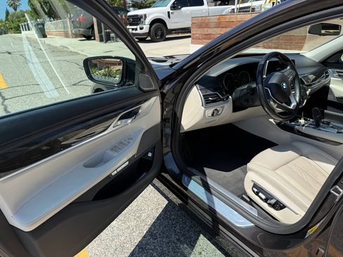 Used 2017 BMW 740e xDrive image 4