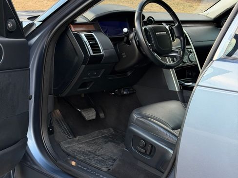Used 2019 Land Rover Discovery HSE Luxury image 17