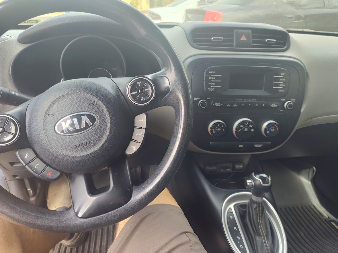 Used 2015 Kia Soul + FWD image 6