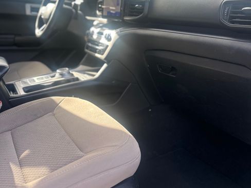 Used 2021 Ford Explorer 2WD image 6