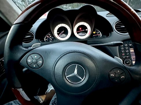 Used 2009 Mercedes-Benz SL 600 image 24