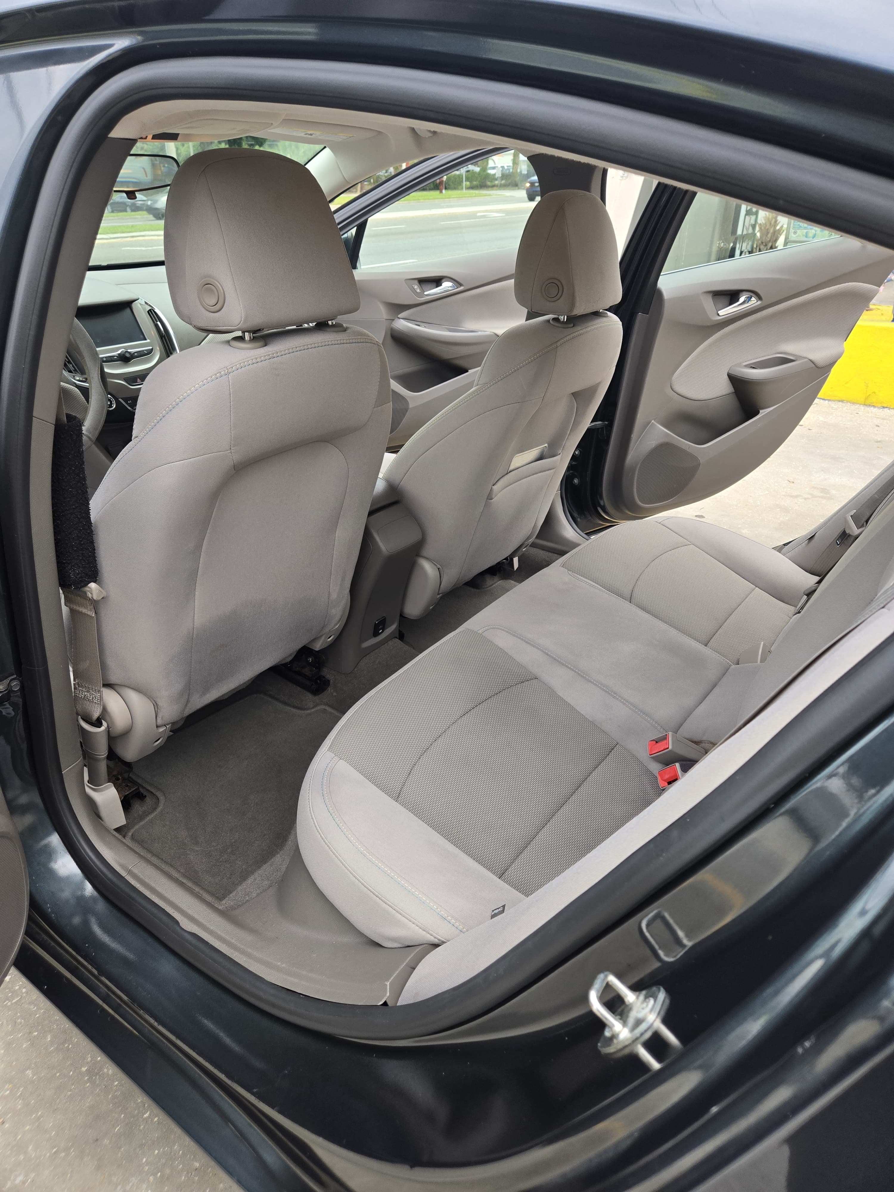 Used 2017 Chevrolet Cruze LT FWD image 16