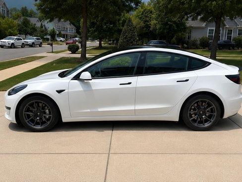 Used 2023 Tesla Model 3 Standard Range RWD image 6