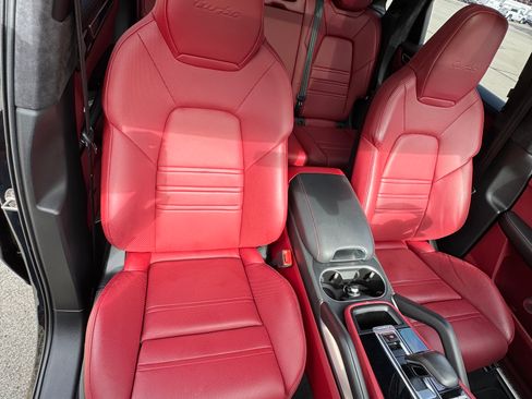 Used 2023 Porsche Cayenne Turbo image 28