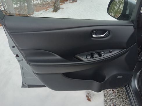 Used 2014 Nissan Leaf SL w/ Premium Package image 18