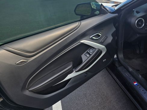 Used 2016 Chevrolet Camaro SS RWD image 6