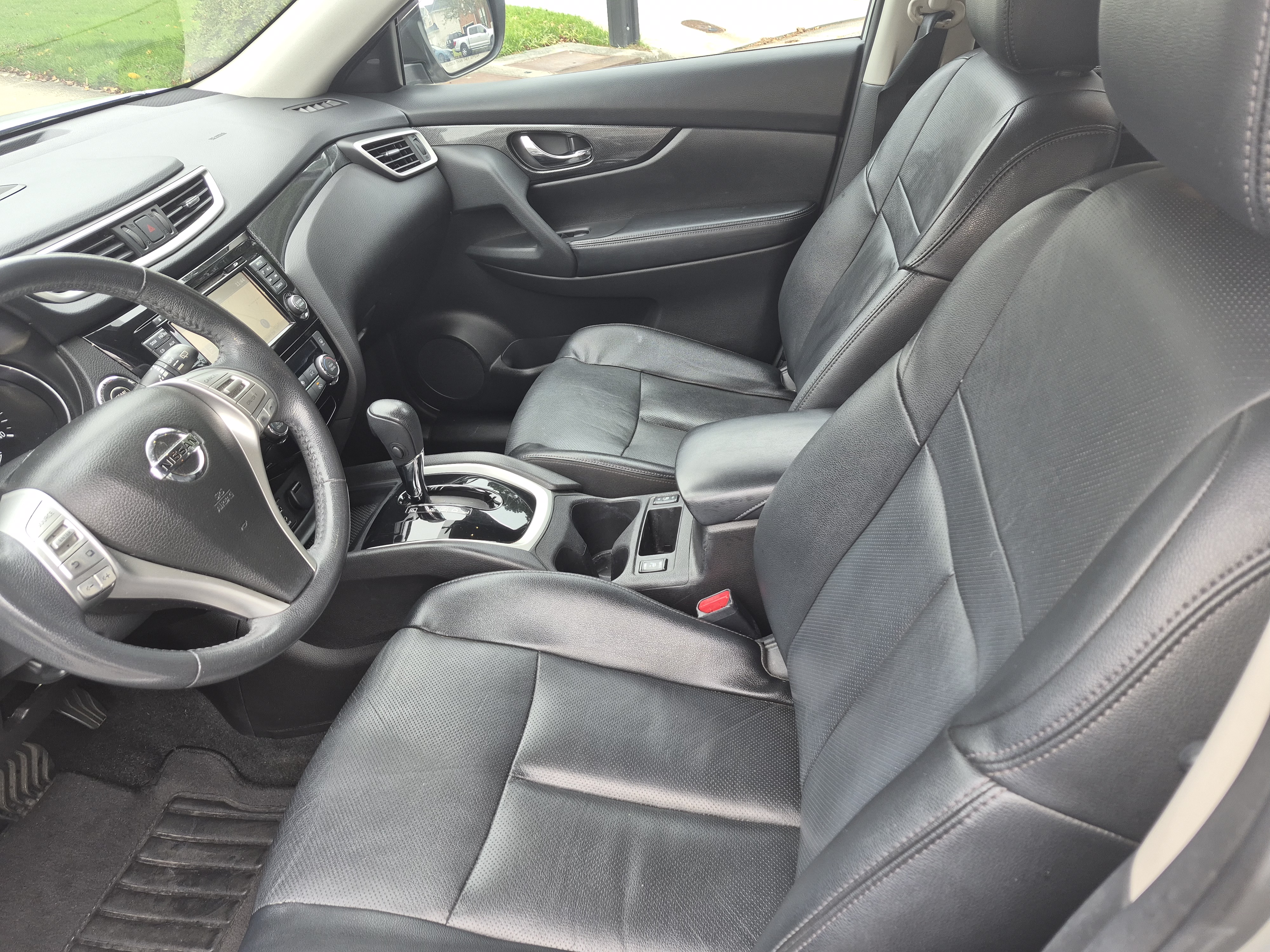 Used 2016 Nissan Rogue SL w/ SL Premium Package FWD image 9