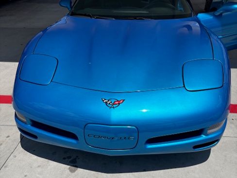 Used 1998 Chevrolet Corvette Coupe w/ Memory Pkg image 6