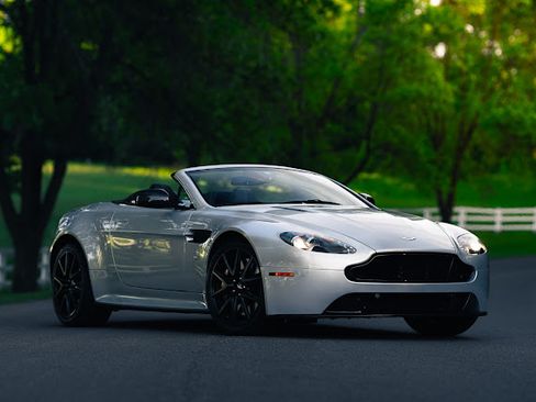 Used 2011 Aston Martin V8 Vantage S image 2