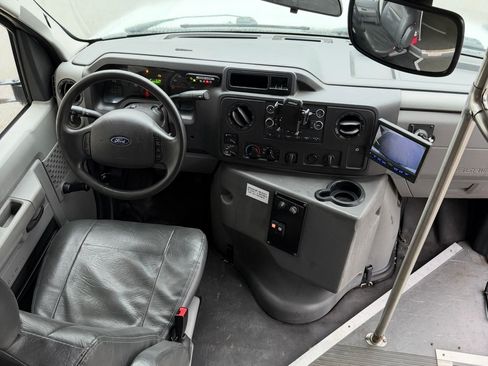 Used 2016 Ford E-450 and Econoline 450 Super Duty w/ Shuttle Bus Prep Package RWD image 12