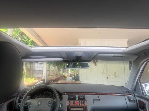 Used 2001 Mercedes-Benz E 320 Sedan image 14