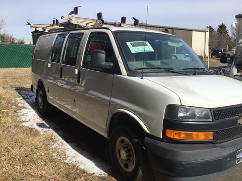 Used 2019 Chevrolet Express 2500 w/ Enhanced Convenience Package image 2