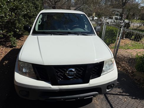 Used 2016 Nissan Frontier S image 1