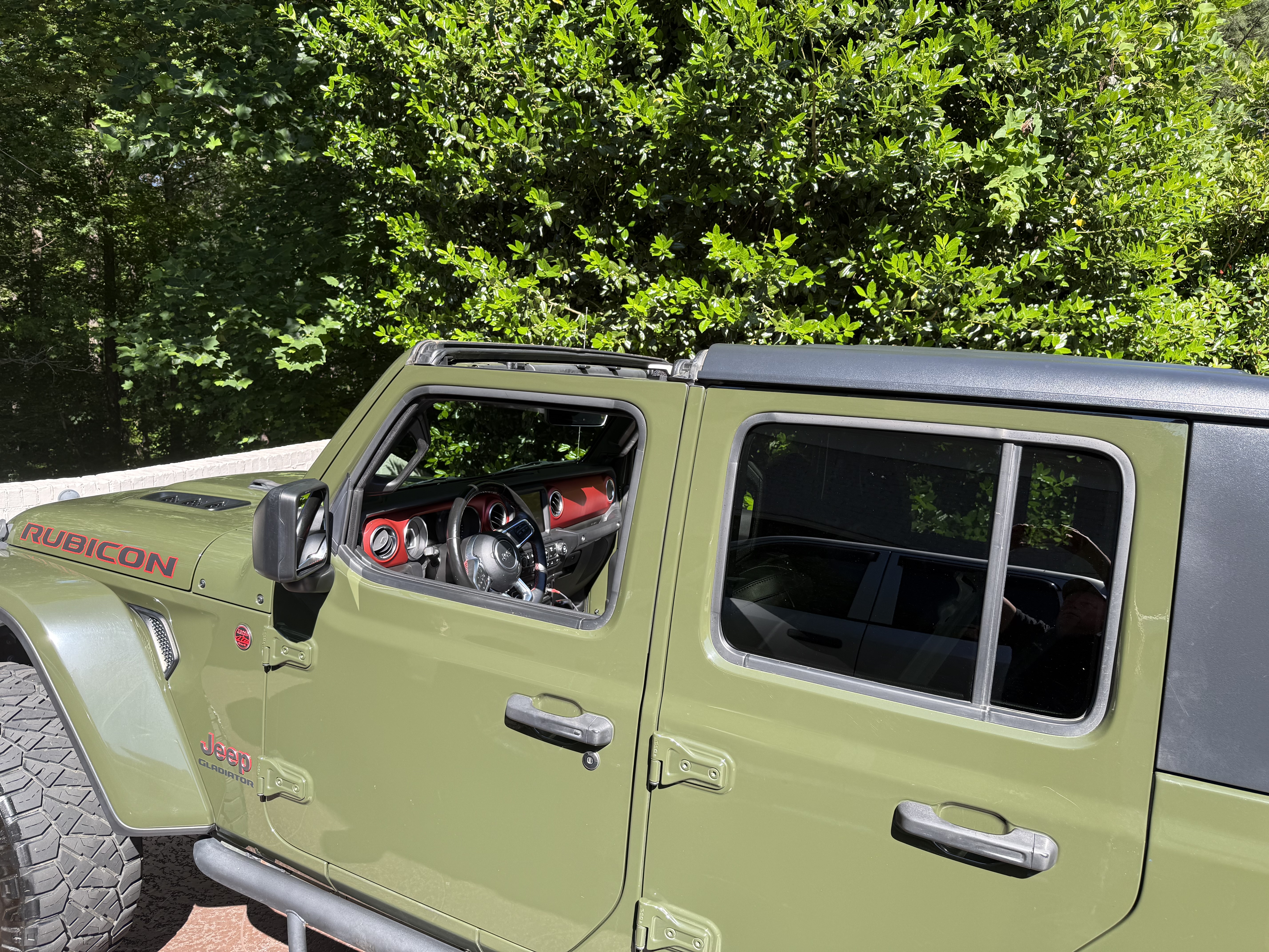 Used 2021 Jeep Gladiator Rubicon AWD/4WD image 11