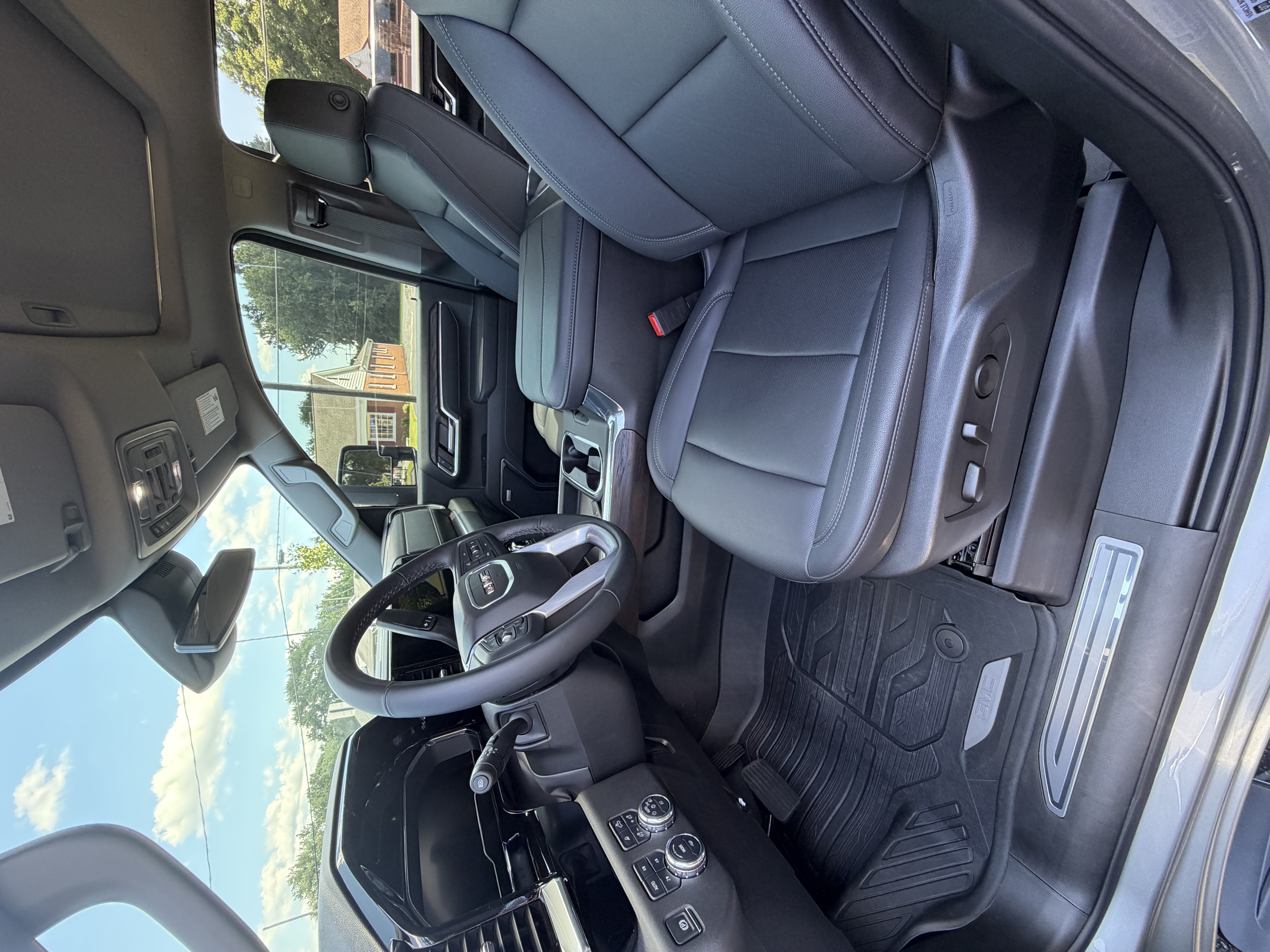 Used 2025 GMC Sierra 2500 SLT w/ SLT Premium Package AWD/4WD image 13