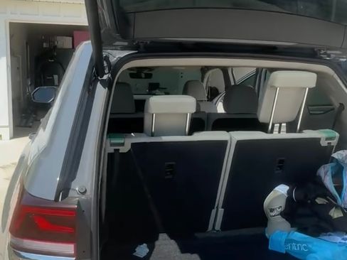 Used 2026 Volkswagen Atlas SEL Premium R-Line AWD/4WD image 8