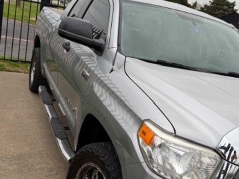 Used 2015 Toyota Tundra SR5 w/ SR5 Upgrade Package image 4