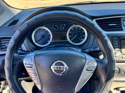 Used 2015 Nissan Sentra SV image 12