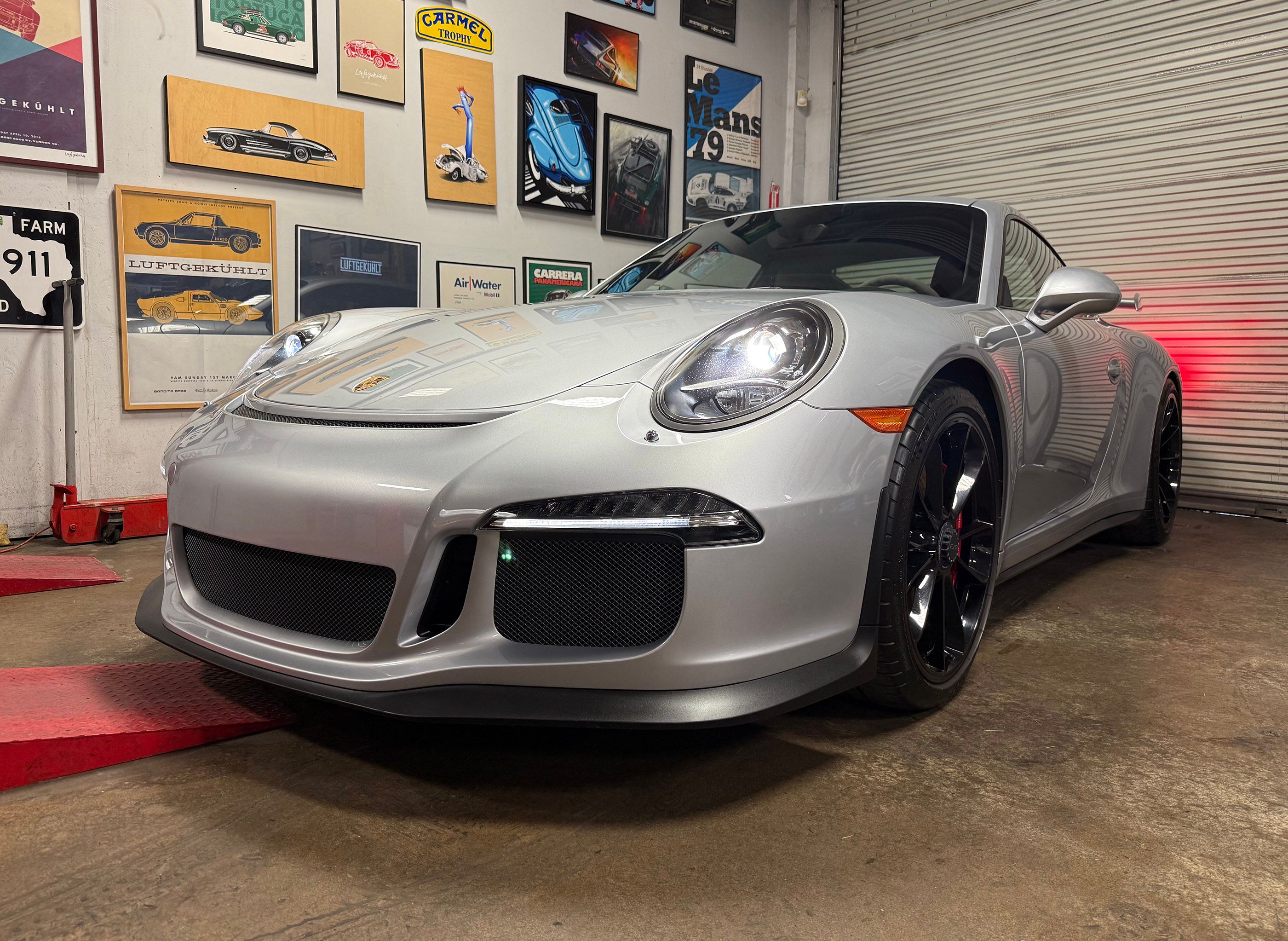 Used 2015 Porsche 911 GT3 RWD image 12