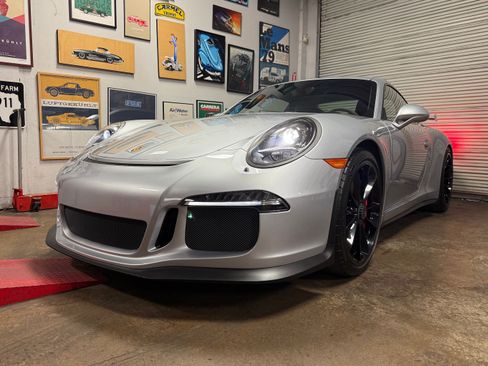 Used 2015 Porsche 911 GT3 RWD image 11