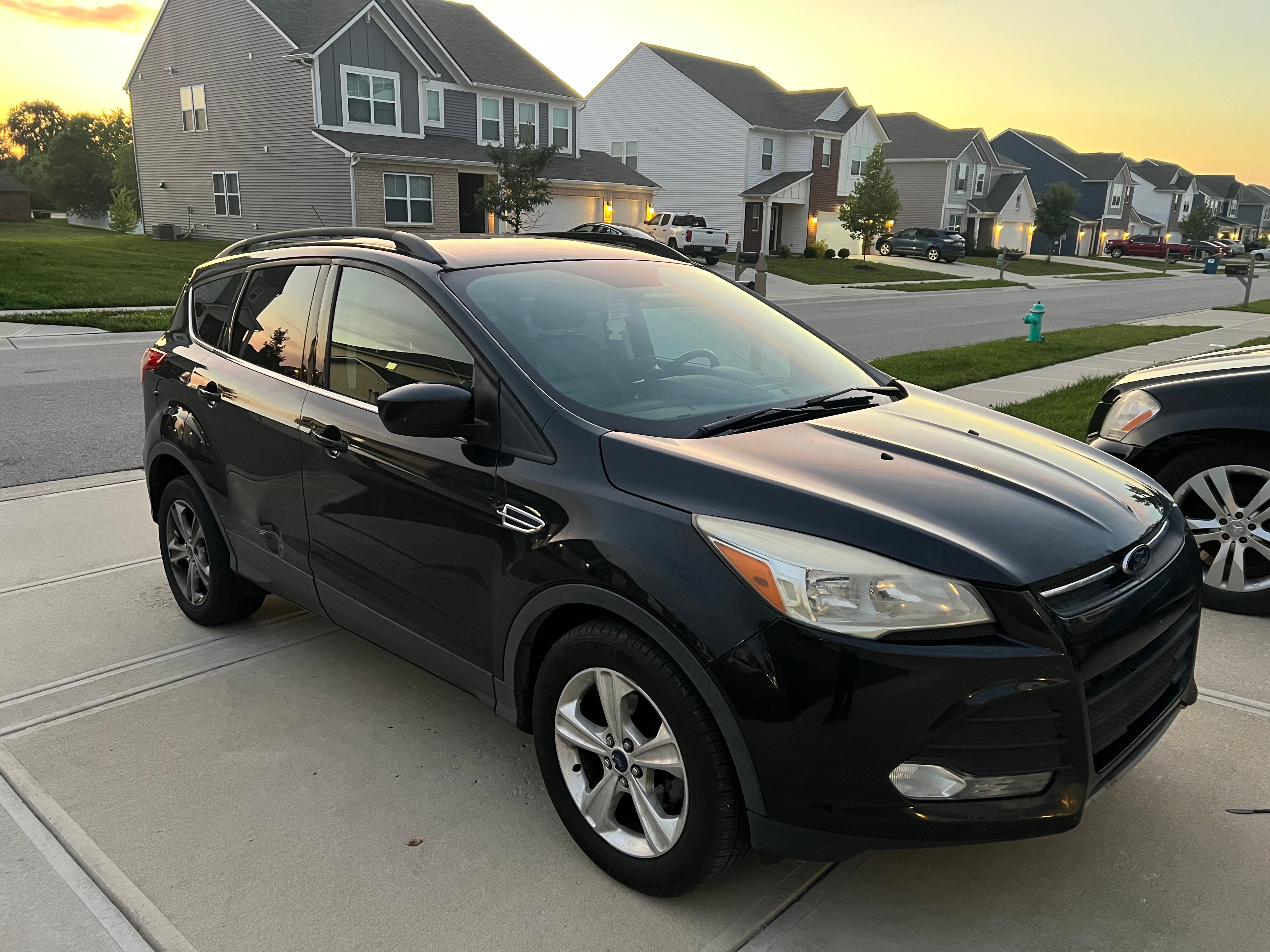 Used 2015 Ford Escape SE w/ Equipment Group 201A FWD image 4