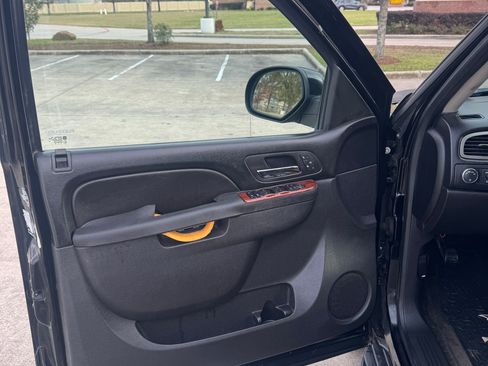 Used 2013 Chevrolet Tahoe LT w/ Luxury Package image 28