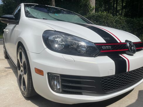 Used 2010 Volkswagen GTI 4-Door image 11