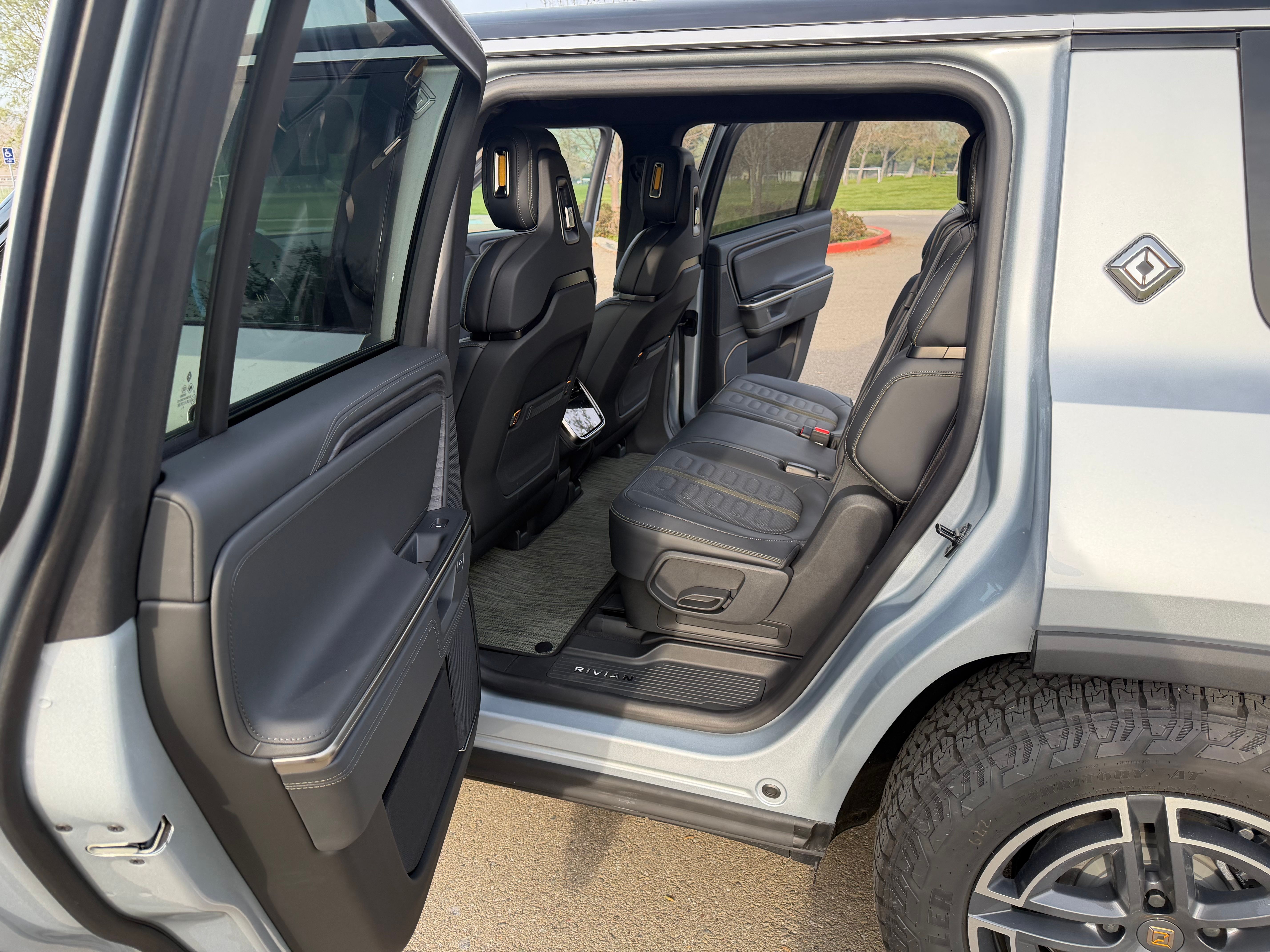 Used 2026 Rivian R1S Adventure AWD/4WD image 10