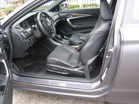 Used 2017 Honda Accord EX-L image 9