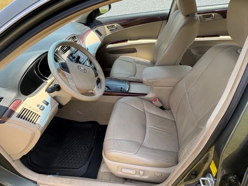 Used 2011 Toyota Avalon FWD image 13