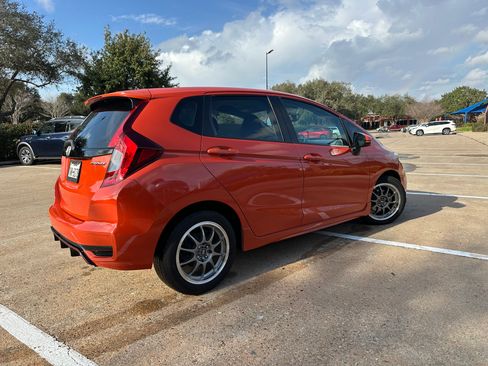 Used 2018 Honda Fit Sport image 9