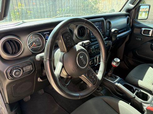 Used 2019 Jeep Wrangler Unlimited Sport S image 9