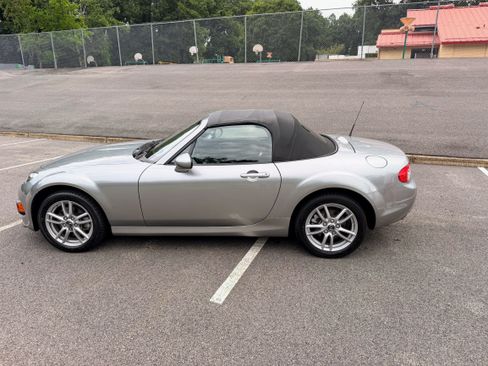 Used 2013 MAZDA MX-5 Miata Sport RWD image 10
