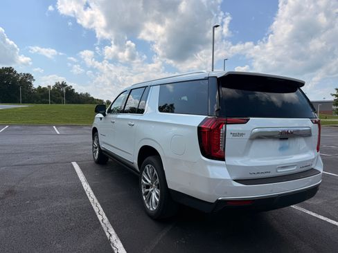 Used 2024 GMC Yukon XL Denali w/ Advanced Technology Package AWD/4WD image 4