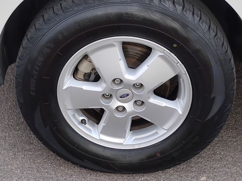 Used 2011 Ford Escape XLT w/ 203A Rapid Spec Order Code FWD image 13