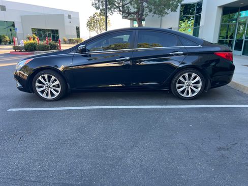 Used 2013 Hyundai Sonata SE image 1